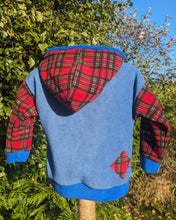 Load image into Gallery viewer, Kid&#39;s fleece hoodie with sheep
