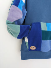 Load image into Gallery viewer, Patchwork turtleneck. Blues.
