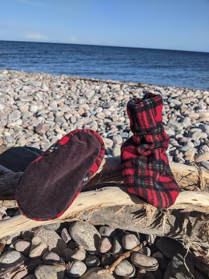 Bootie red tartan non slip sole